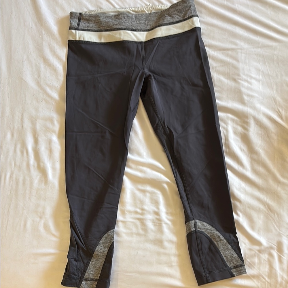 Lululemon Athletica Grey Capri Leggings with Mesh Panels